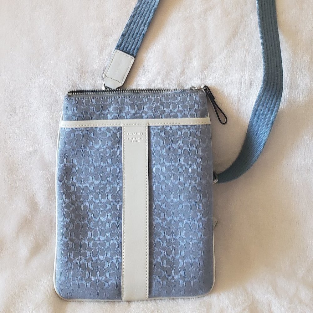 LIKE NEW - COACH Crossbody Messenger Bag